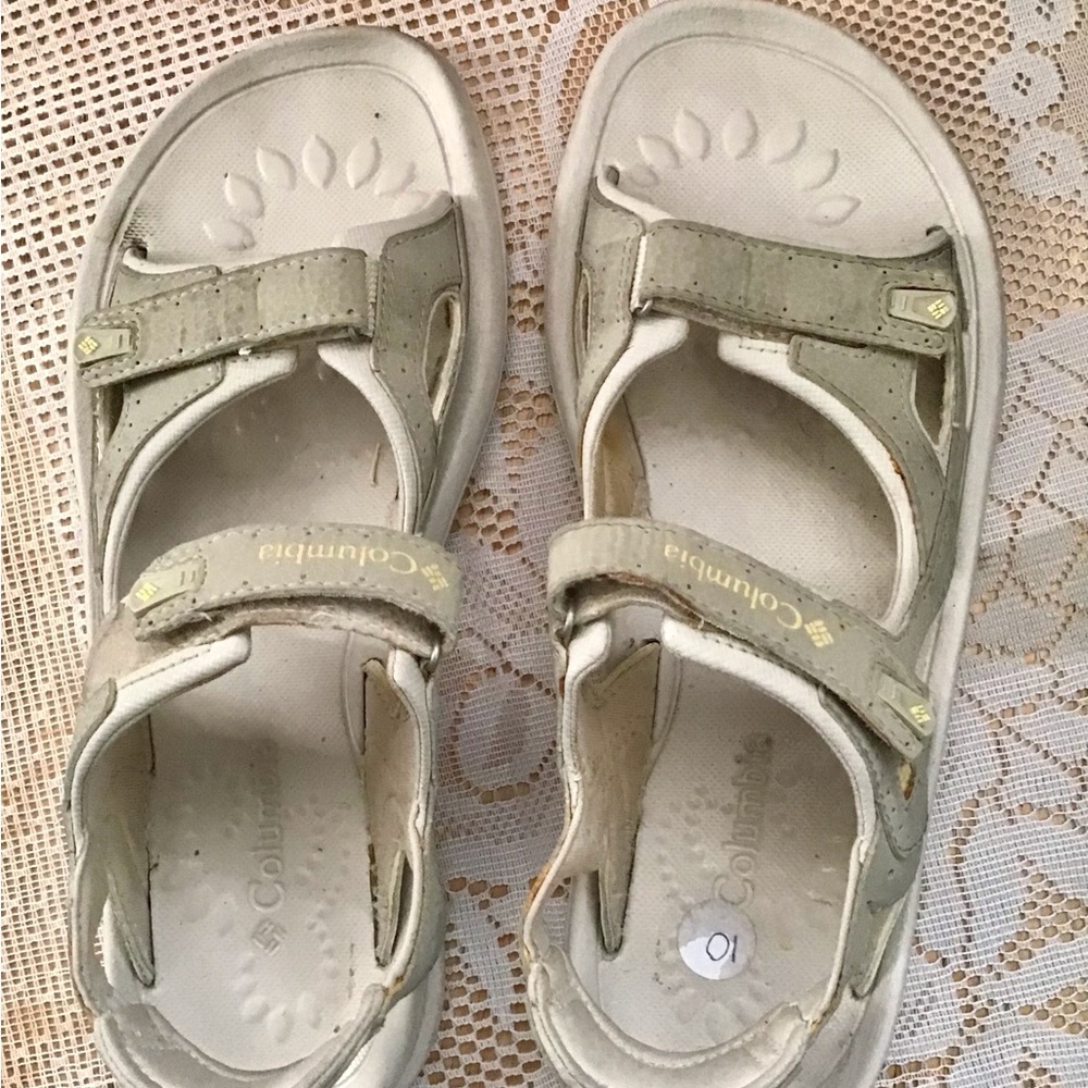 Columbia Sun Trax Cream Sandals with Velcro,  Ladies sz 10, beach and hiking.